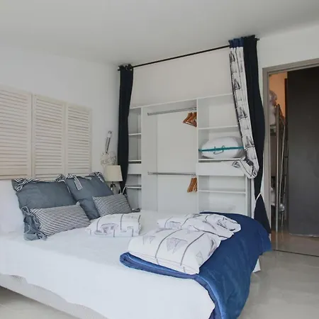 ヴィラ Villa For 10 People With Swimming Pool On The Island Of Oleron