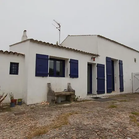 Villa For 10 People With Swimming Pool On The Island Of Oleron