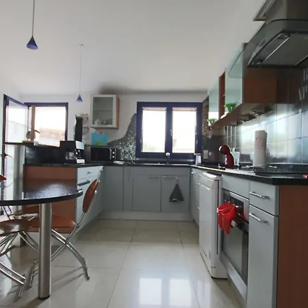Villa For 10 People With Swimming Pool On The Island Of Oleron ヴィラ *
