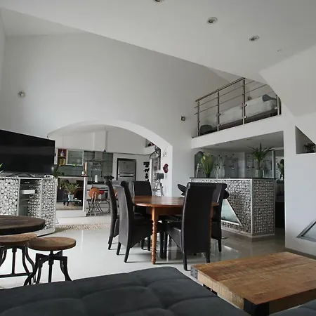 ヴィラ Villa For 10 People With Swimming Pool On The Island Of Oleron