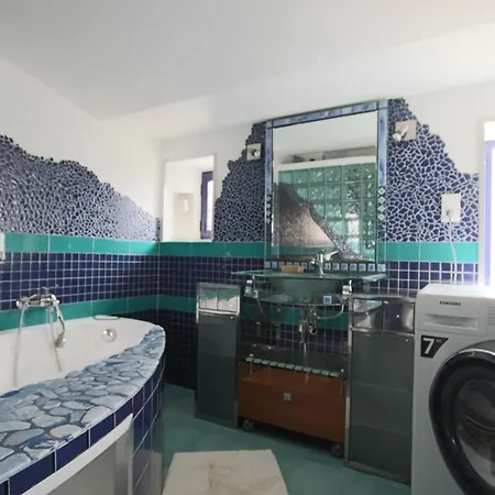 Villa For 10 People With Swimming Pool On The Island Of Oleron *