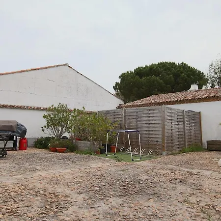 Villa For 10 People With Swimming Pool On The Island Of Oleron ヴィラ *