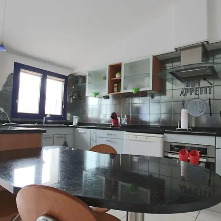 ヴィラ Villa For 10 People With Swimming Pool On The Island Of Oleron *